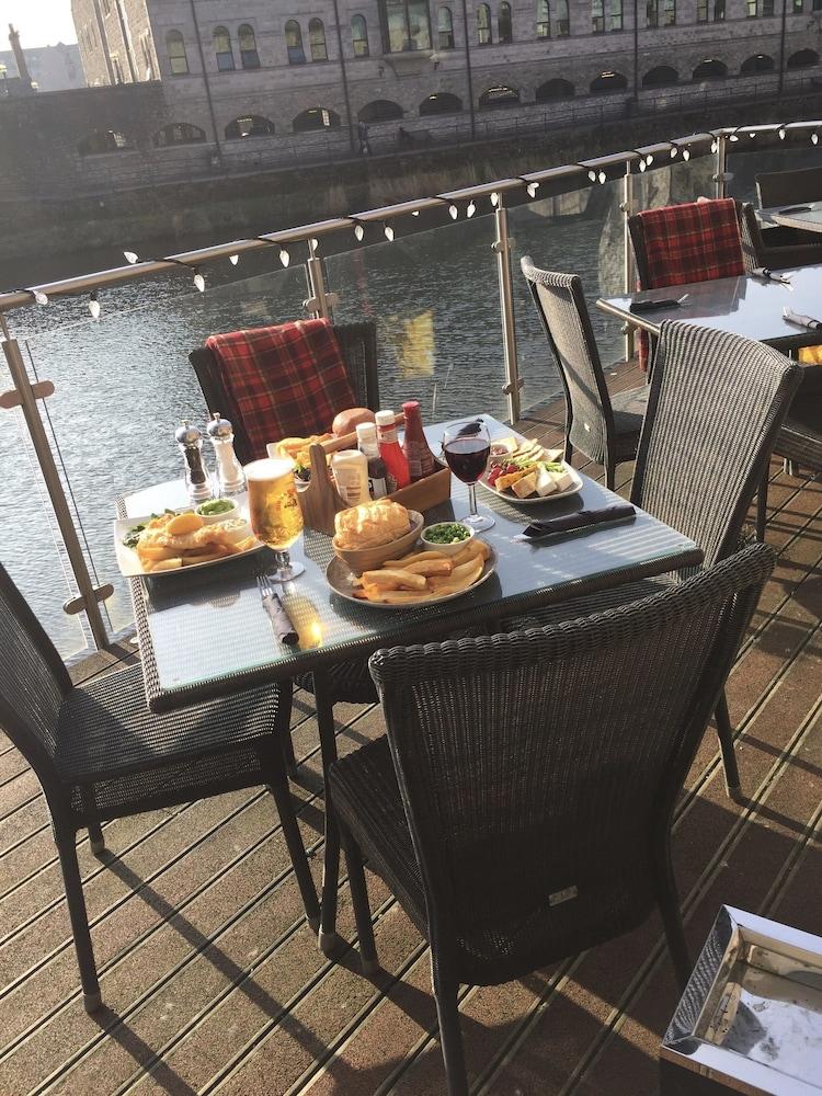Отель The Riverside