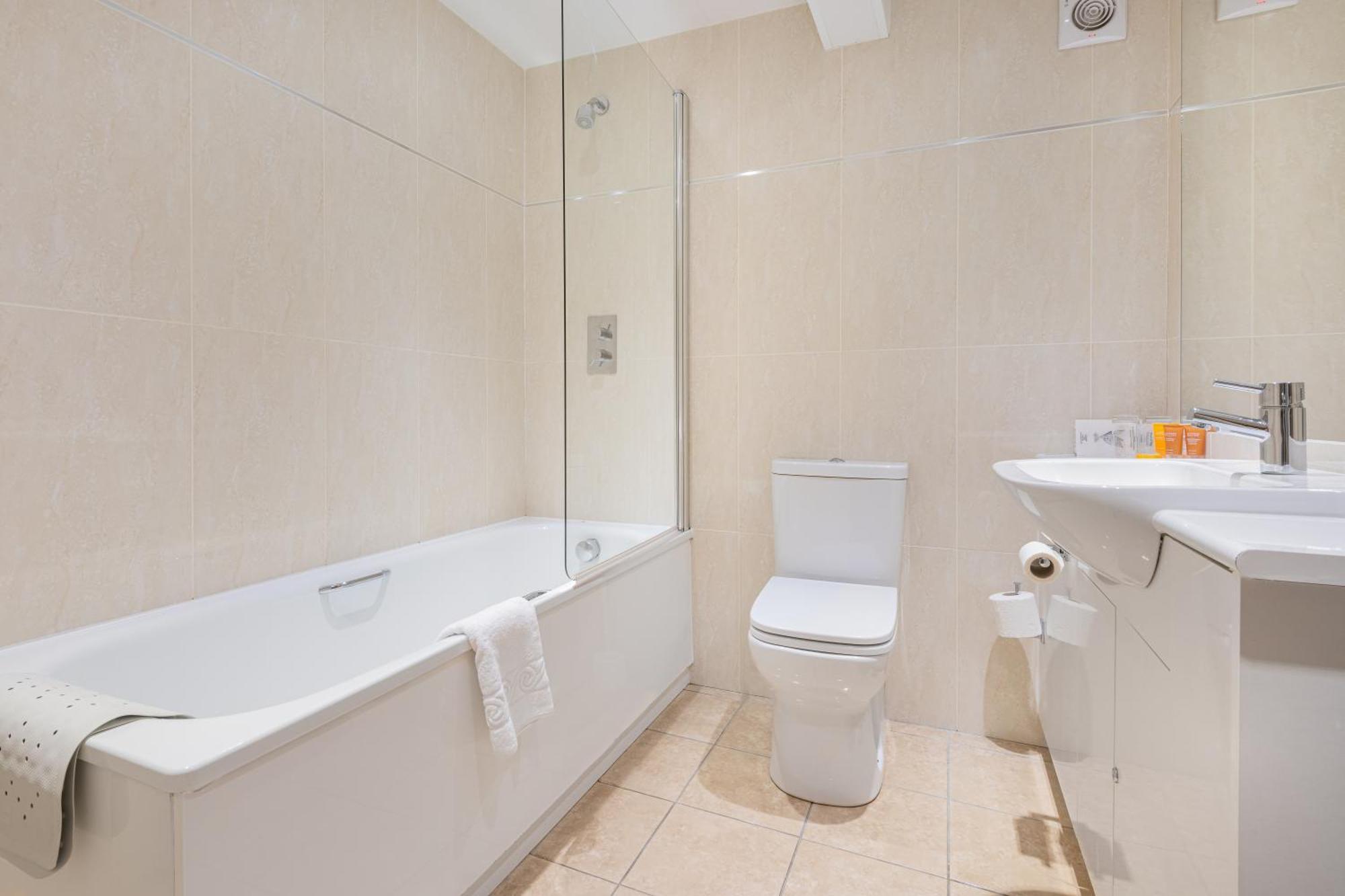The Riverside 3*