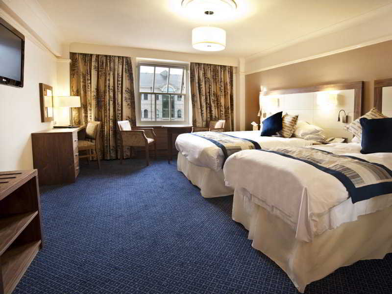 Отель The Riverside 3*